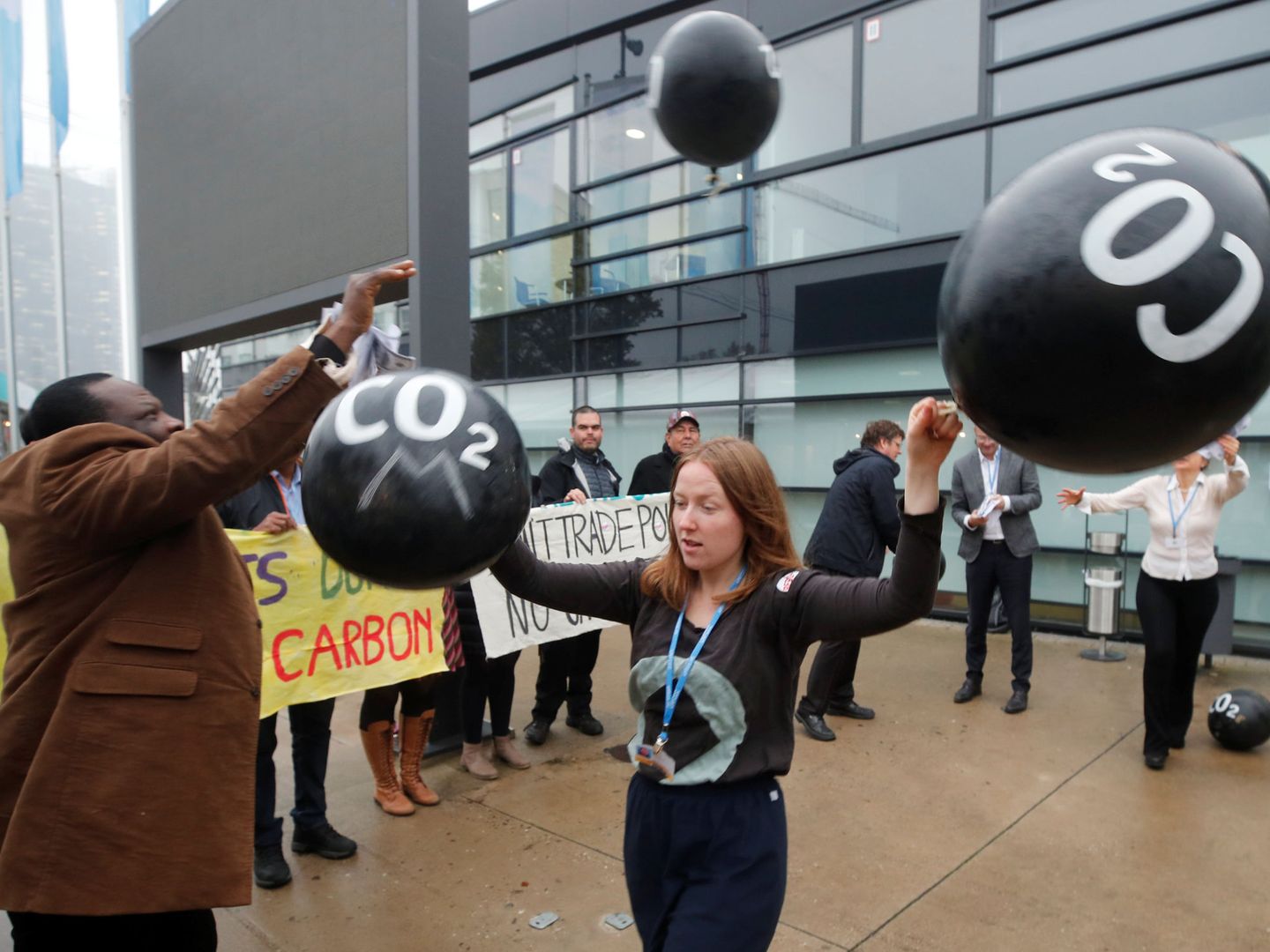 Activistas contra el carbón en la COP23 de Alemania. (Reuters)