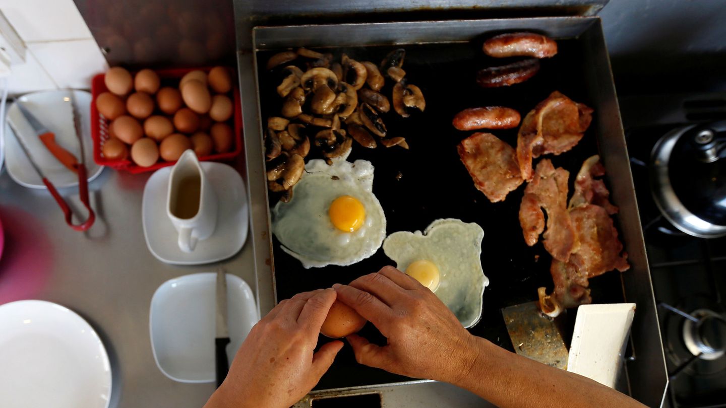 Los desayunos europeos contienen aún más calorías (Reuters/Stefan Wermuth)