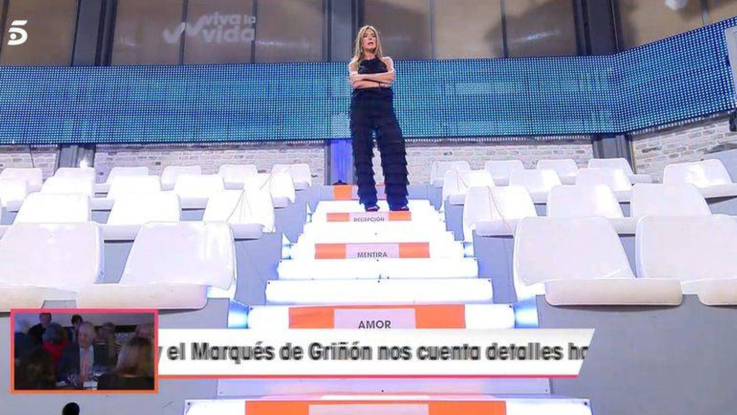Marisa Martín-Blázquez, en las 'escaleras de las emociones'. (Telecinco).