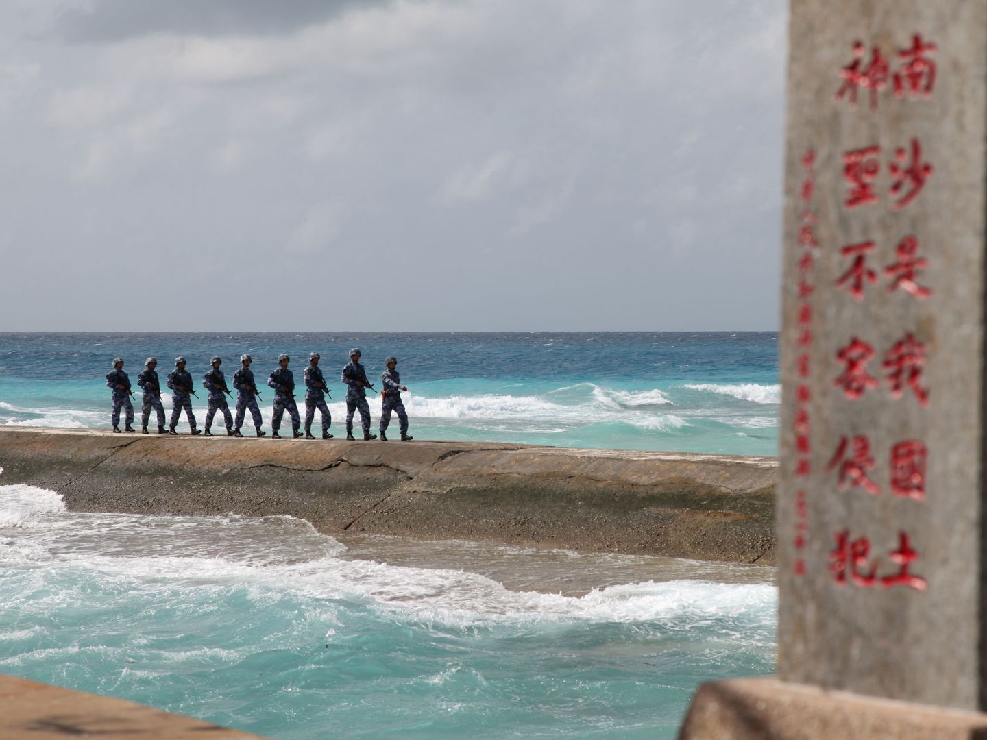 Soldados chinos, en las Islas Spratly. (Agencias)