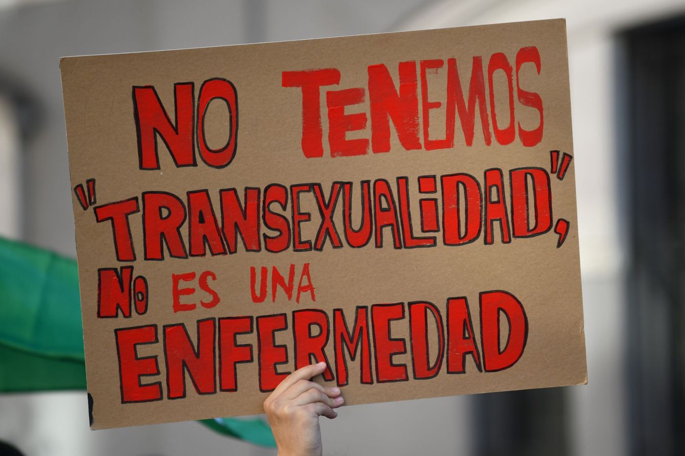 Un cartel, durante la manifestación en diciembre pasado en Madrid en defensa de la ley trans. (Europa Press/Fernando Sánchez)