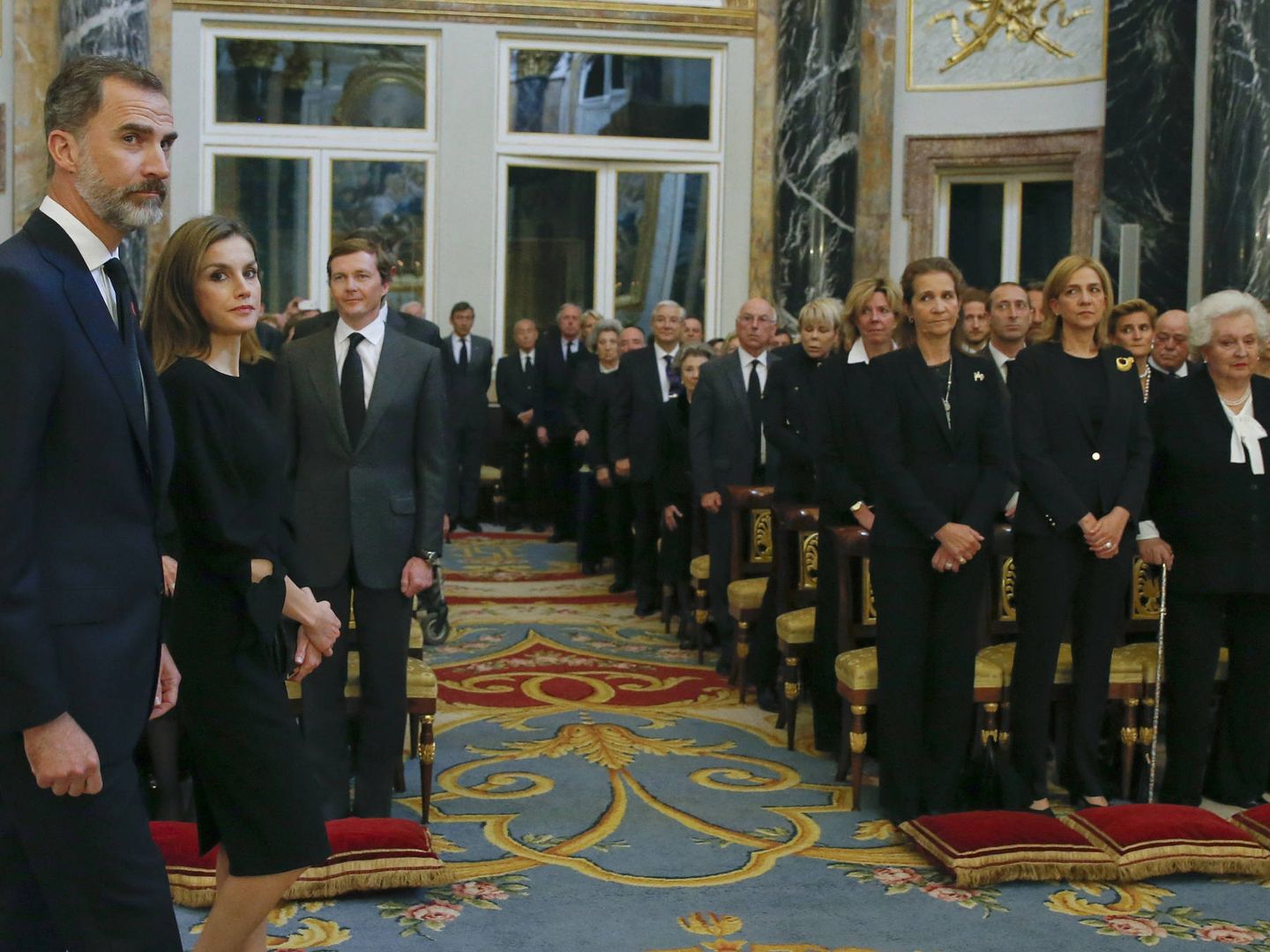 La foto del funeral de la infanta Alicia que no aparece en la web de la Casa Real. (EFE)