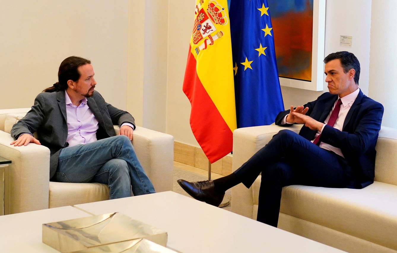 Pedro Sánchez y Pablo Iglesias, en un encuentro en Moncloa. (EFE)