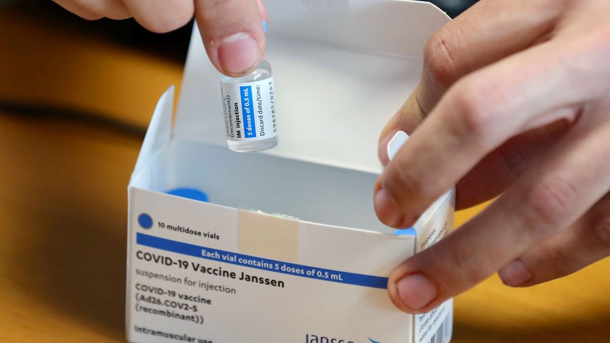 EEUU autoriza reanudar "de inmediato" el uso de la vacuna Janssen contra el covid-19