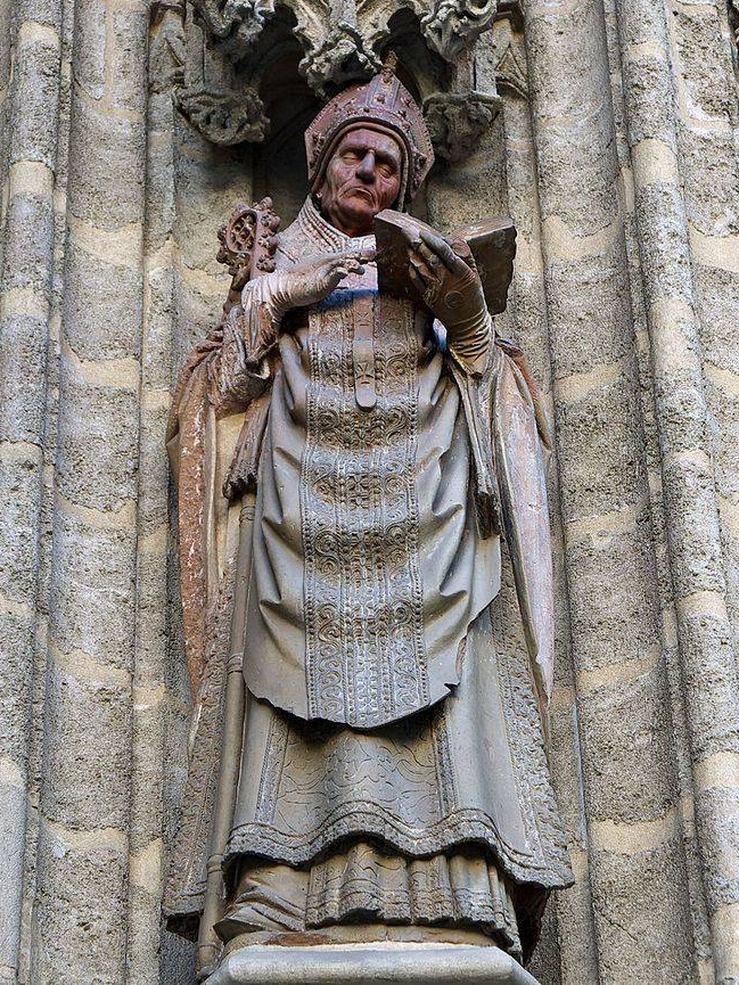 Figura de San Isidoro de Sevilla en la Catedral de Sevilla. (CC-José Luis Filpo Cabana)