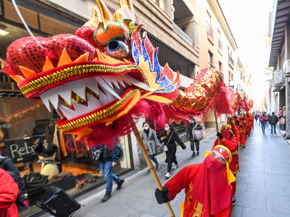 Foto: El año nuevo chino se celebra en todo el mundo (EFE/Miguel Ángel Molina)