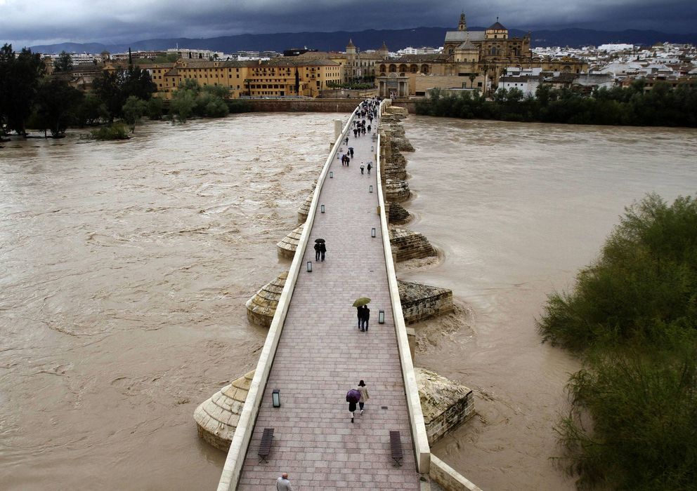 Foto: Puente romano de Córdoba sobre el Guadalquivir. (Efe)