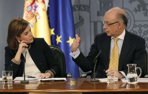 Pacto Montoro-Echenique para salvar RTVE a cambio de ajustes