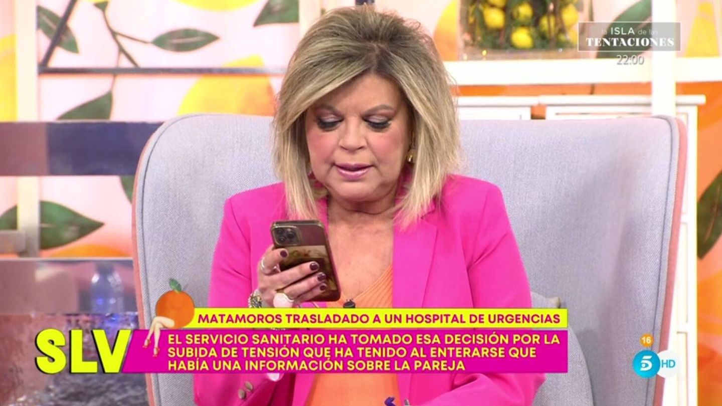 Terelu Campos leyendo el mensaje de Marta. (Mediaset España)