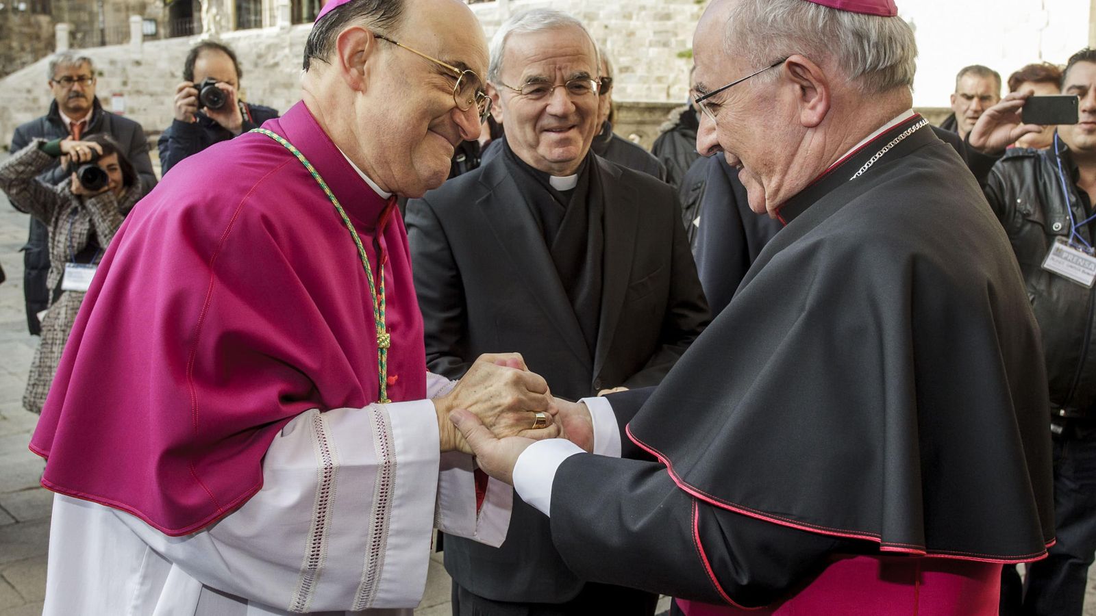 Foto: El arzobispo de Burgos, Fidel Herraez (i), denunció las circunstancias de su salida como consiliario de la ACdP. (EFE)