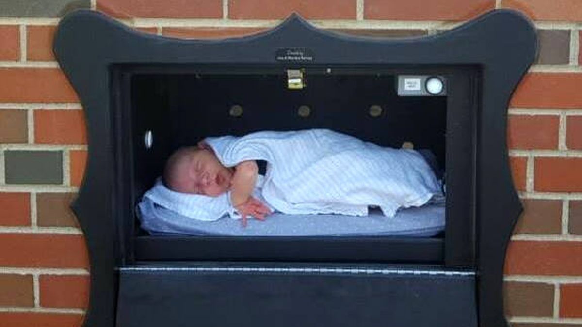 Una organización instala cajas para depositar a bebés recién nacidos no deseados en EEUU