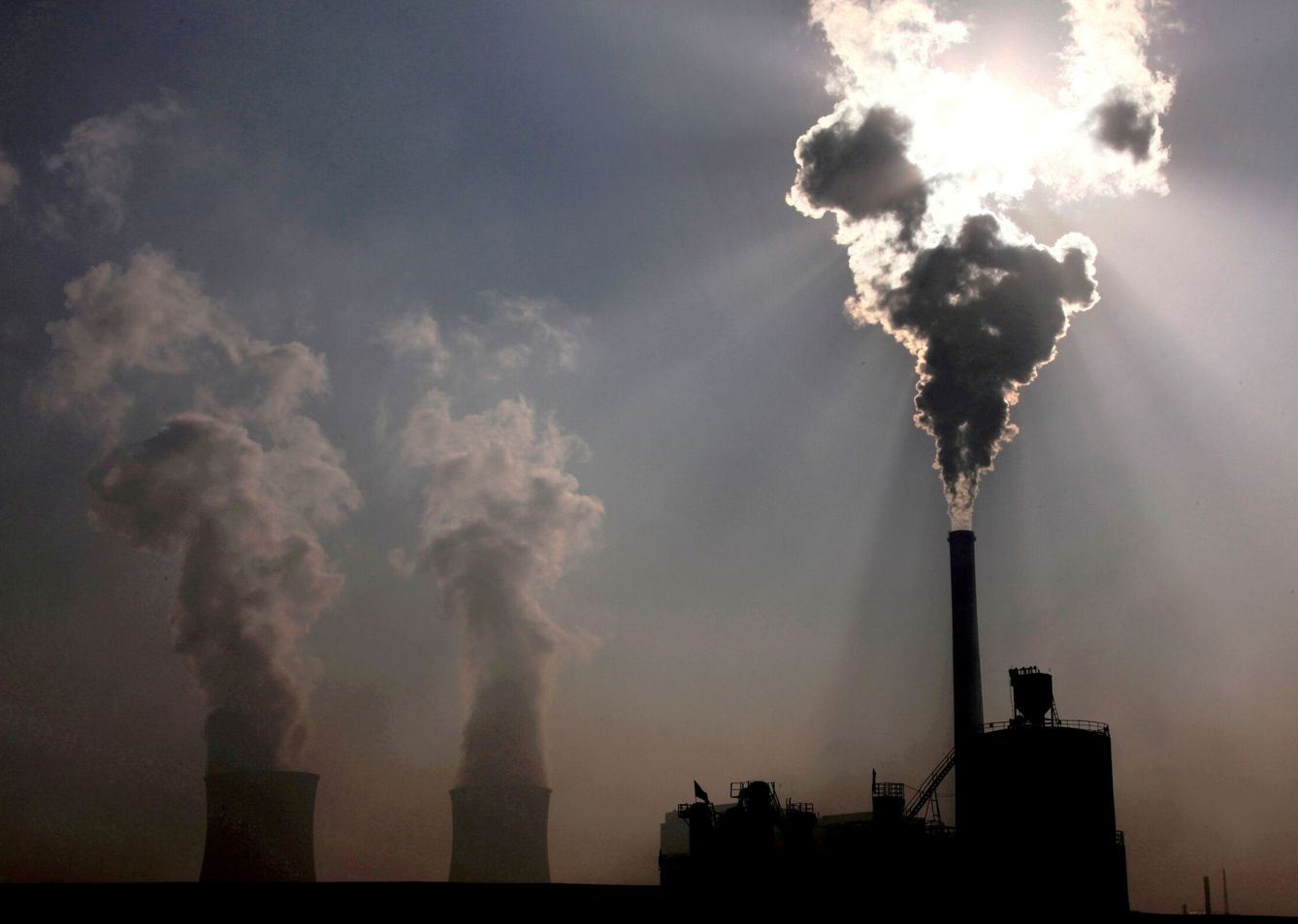 En 1997, gracias al Protocolo de Kyoto, los países se comprometieron a llevar a cabo una reducción de emisiones de gases de efecto invernadero que resultó un fracaso. Foto: Reuters