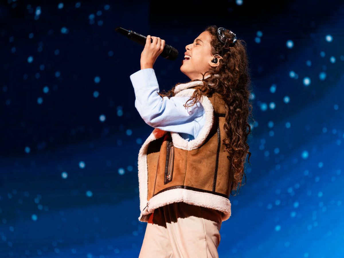 Foto: Sandra Valero, en uno de sus ensayos de Eurovision Junior 2023 con look de Amaya Sánchez. (EBU/Corinne Cumming)