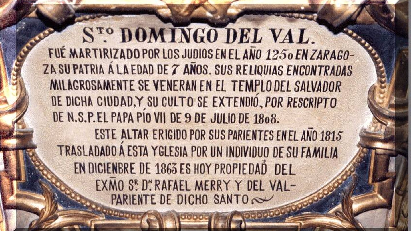 Placa explicativa que acompaña una de las representaciones escultóricas de santo Domingo del Val.