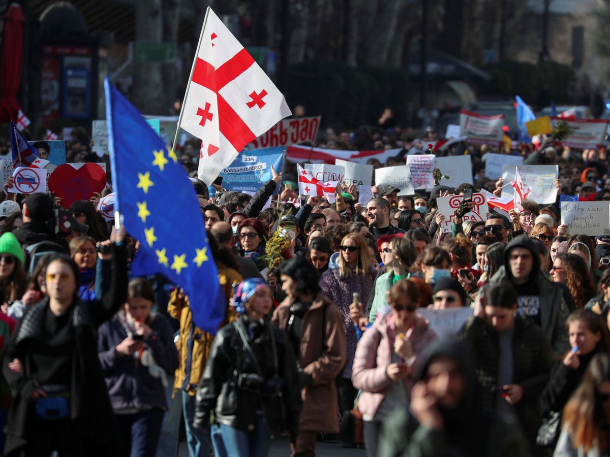 Foto: Protestas en Georgia. (Reuters/Irakli Gedenidze)