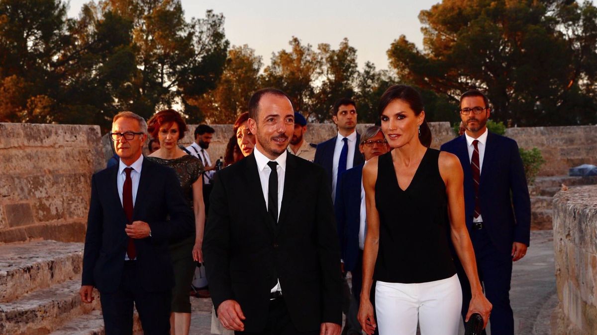 La reina Letizia disfruta en Mallorca de su pasión por el cine, en blanco y negro