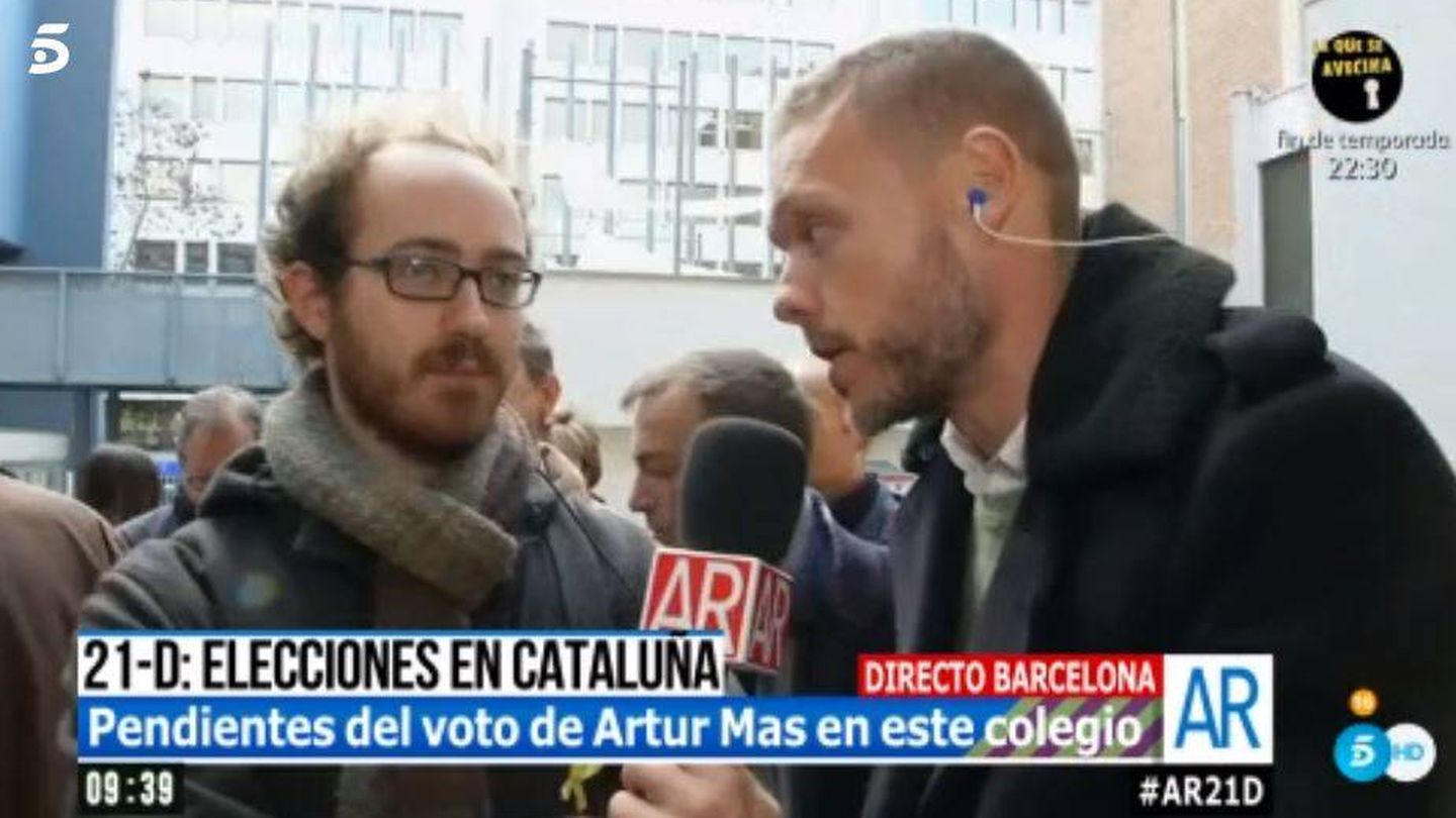 Jano Mecha, reportero de 'El programa de Ar' en las elecciones catalanas.