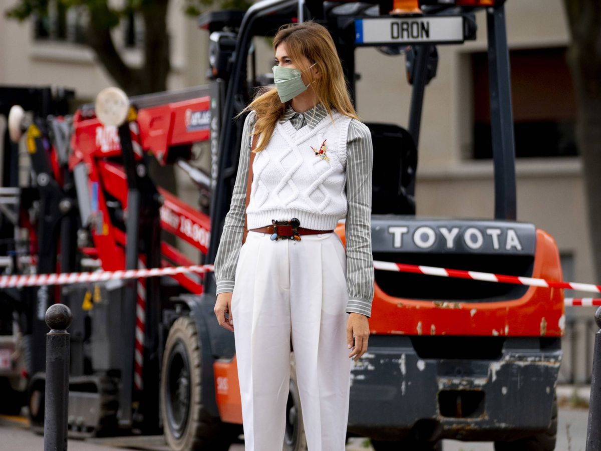 Foto: Blinda tu armario con un pantalón blanco digno del street style de París. (Cortesía)