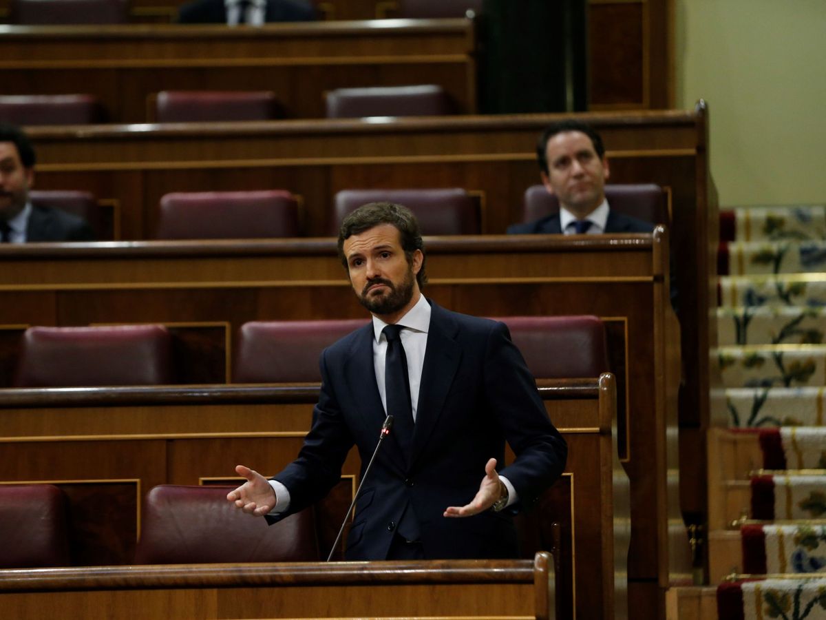 Foto: El presidente del Partido Popular, Pablo Casado, durante su intervención en el pleno de control al Ejecutivo. (EFE)
