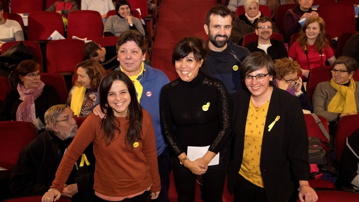 A juicio un exconcejal de la CUP de Lleida por colocar lazos amarillos en el Ayuntamiento
