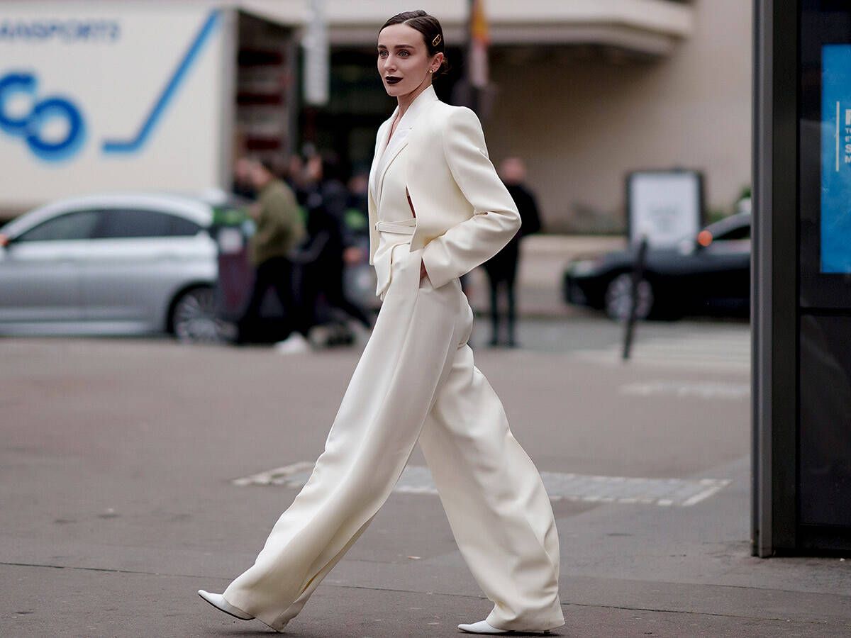 Foto: La mejor manera de combinar tus pantalones blancos para ir de cualquier estilo. (Imaxtree)