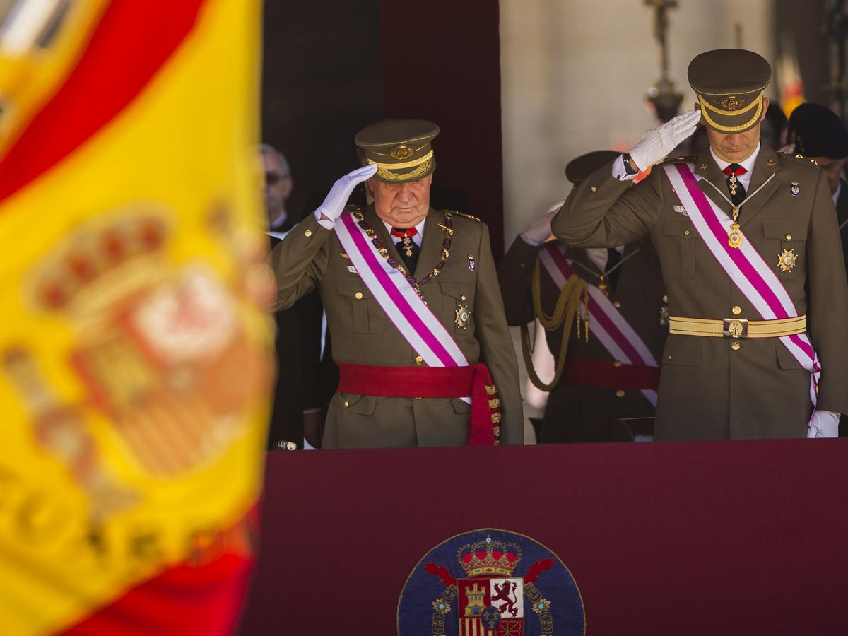 Foto: Don Juan Carlos I y el rey Felipe VI. (AP/Andres Kudacki)