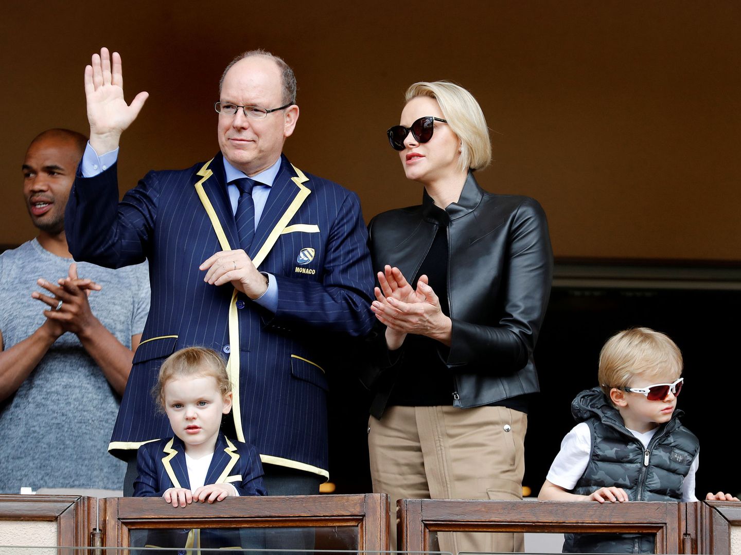 Alberto y Charlène de Mónaco junto a sus hijos. (Reuters)
