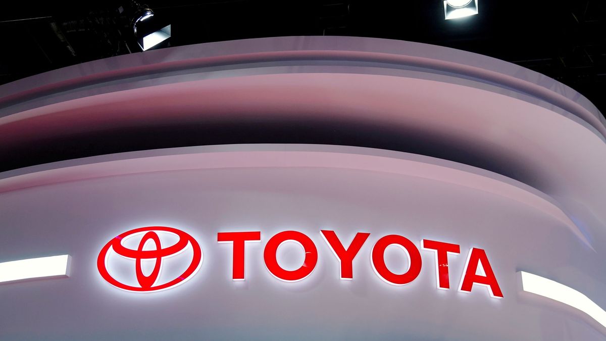 Toyota cae un 4,4%: miedo a que recorte la producción por los semiconductores