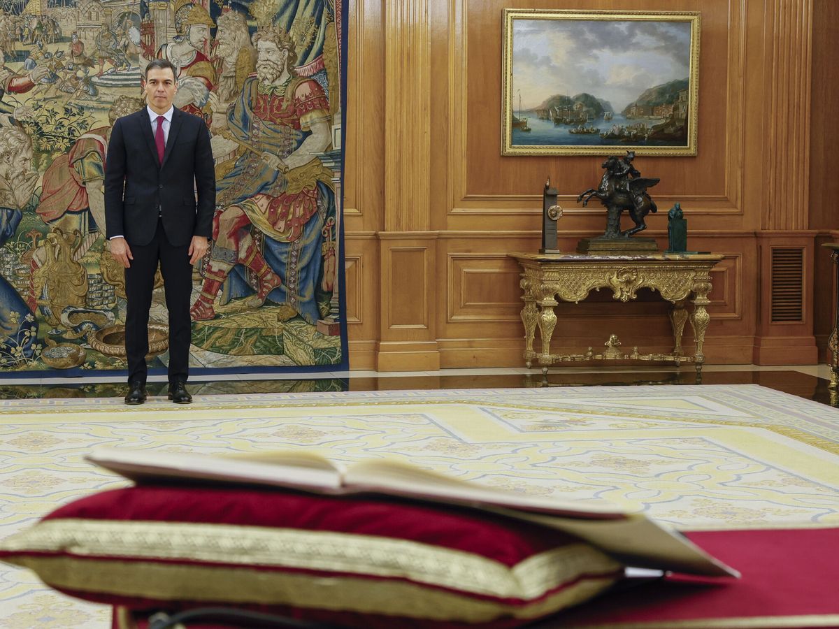 Foto: Sánchez promete su cargo de presidente. (EFE/Ballesteros)