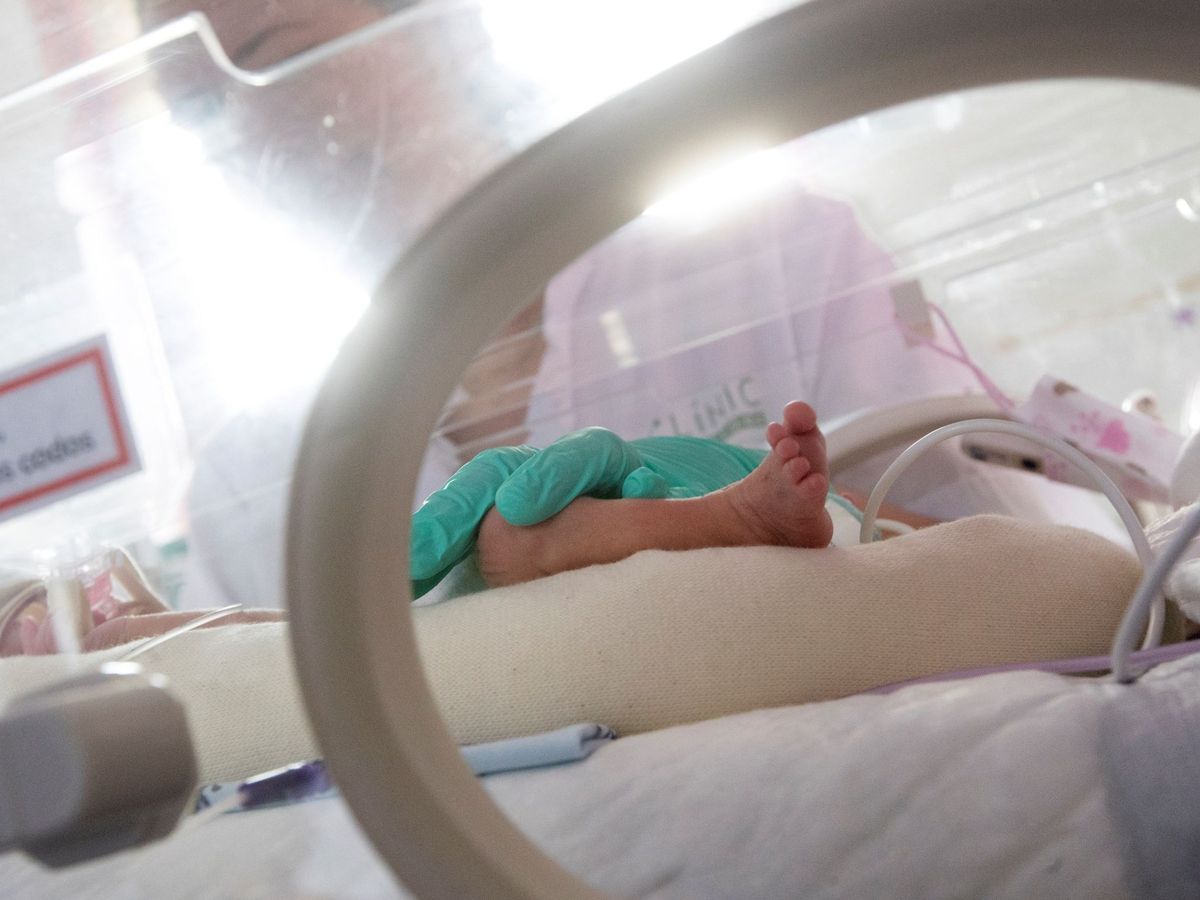 Foto: Un recién nacido en un hospital