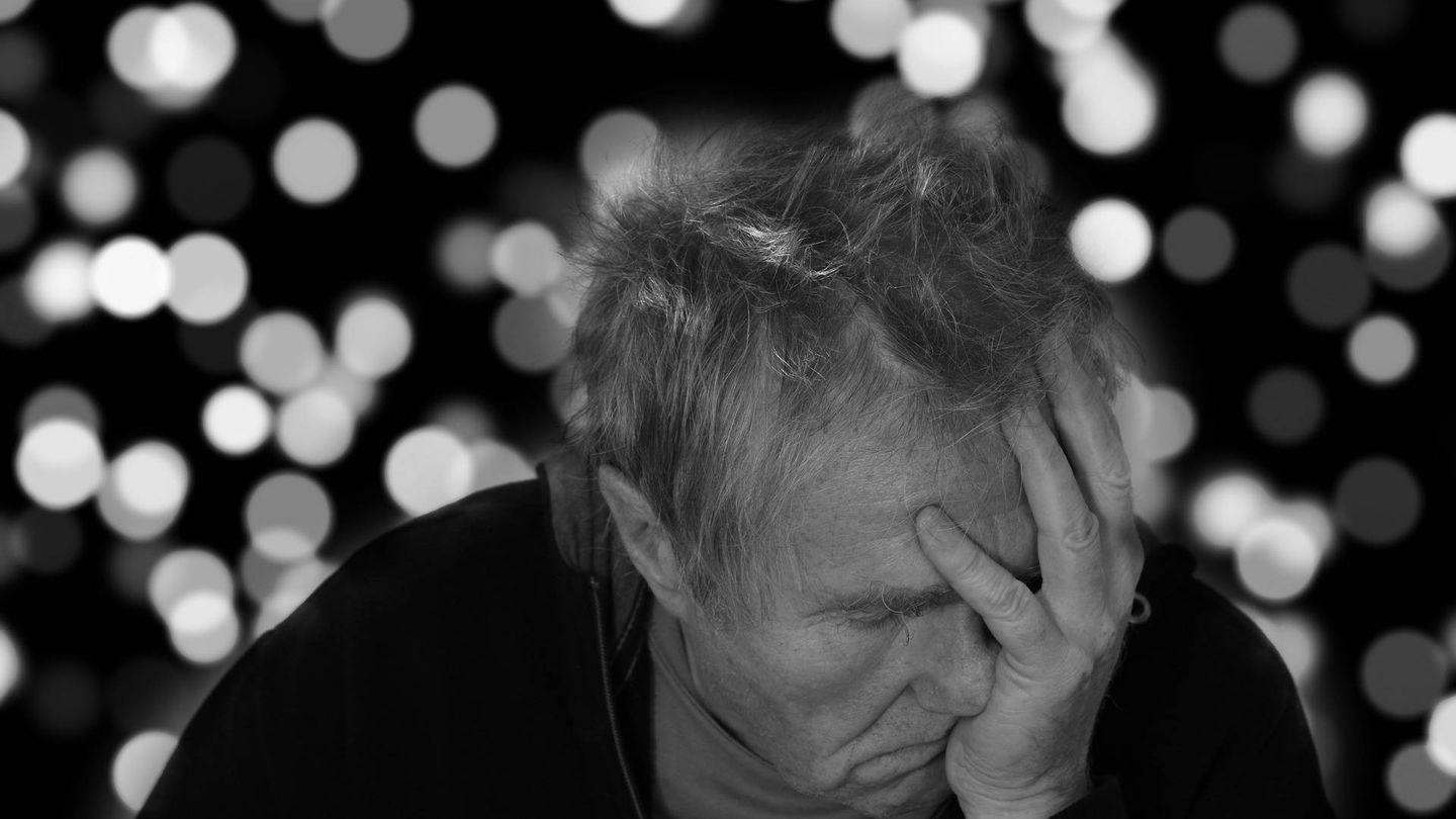 Una víctima de alzhéimer se lamenta | Pixabay