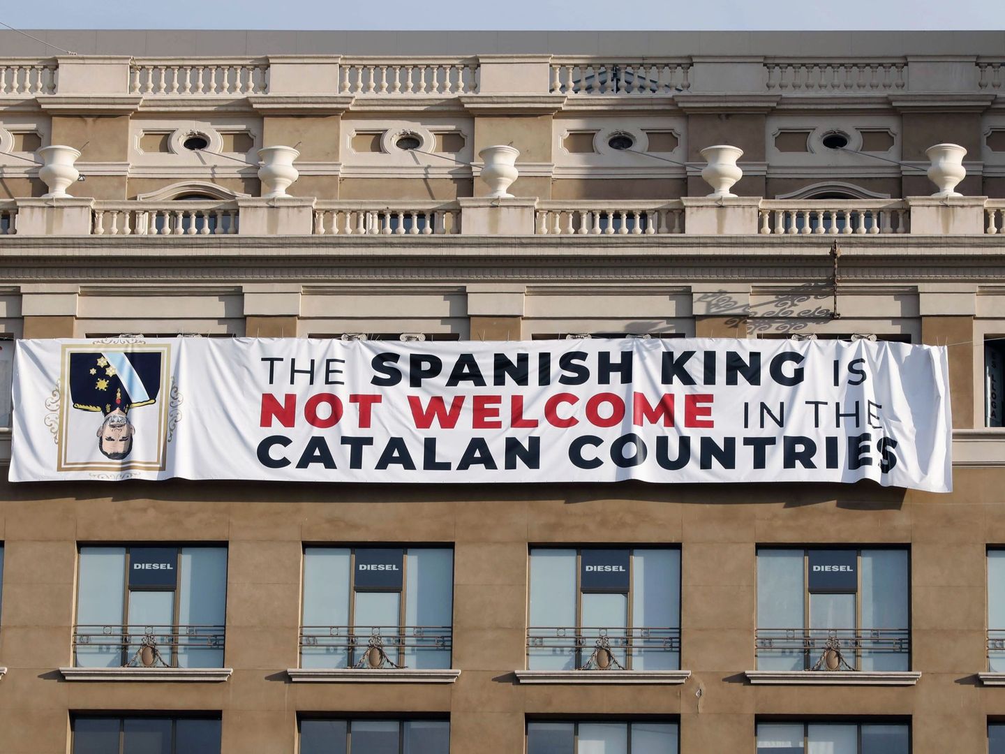 Pancarta contra el Rey. (EFE)