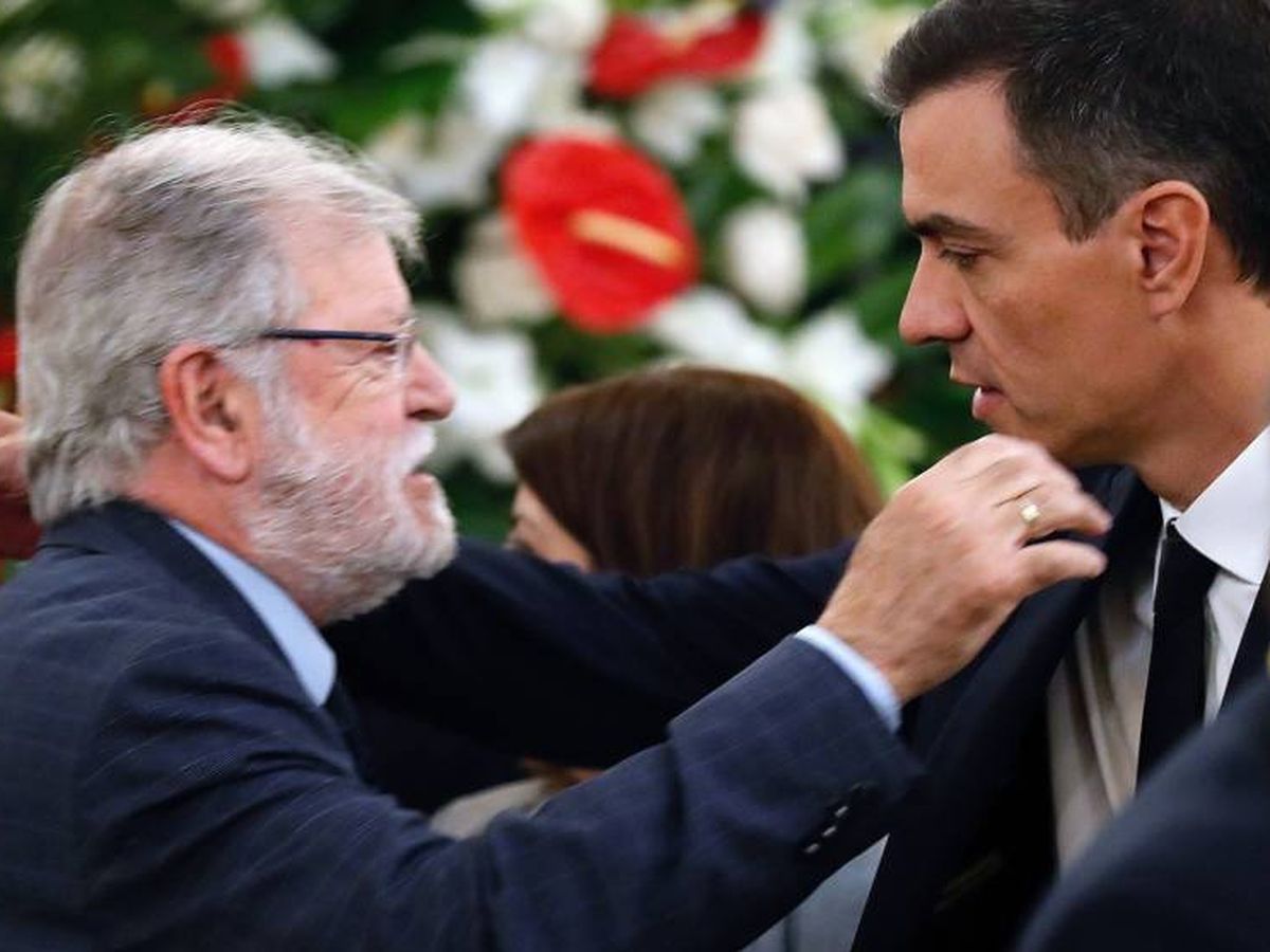 Foto: Pedro Sánchez (d), y el expresidente de la Junta de Extremadura Juan Carlos Rodríguez Ibarra. (EFE)