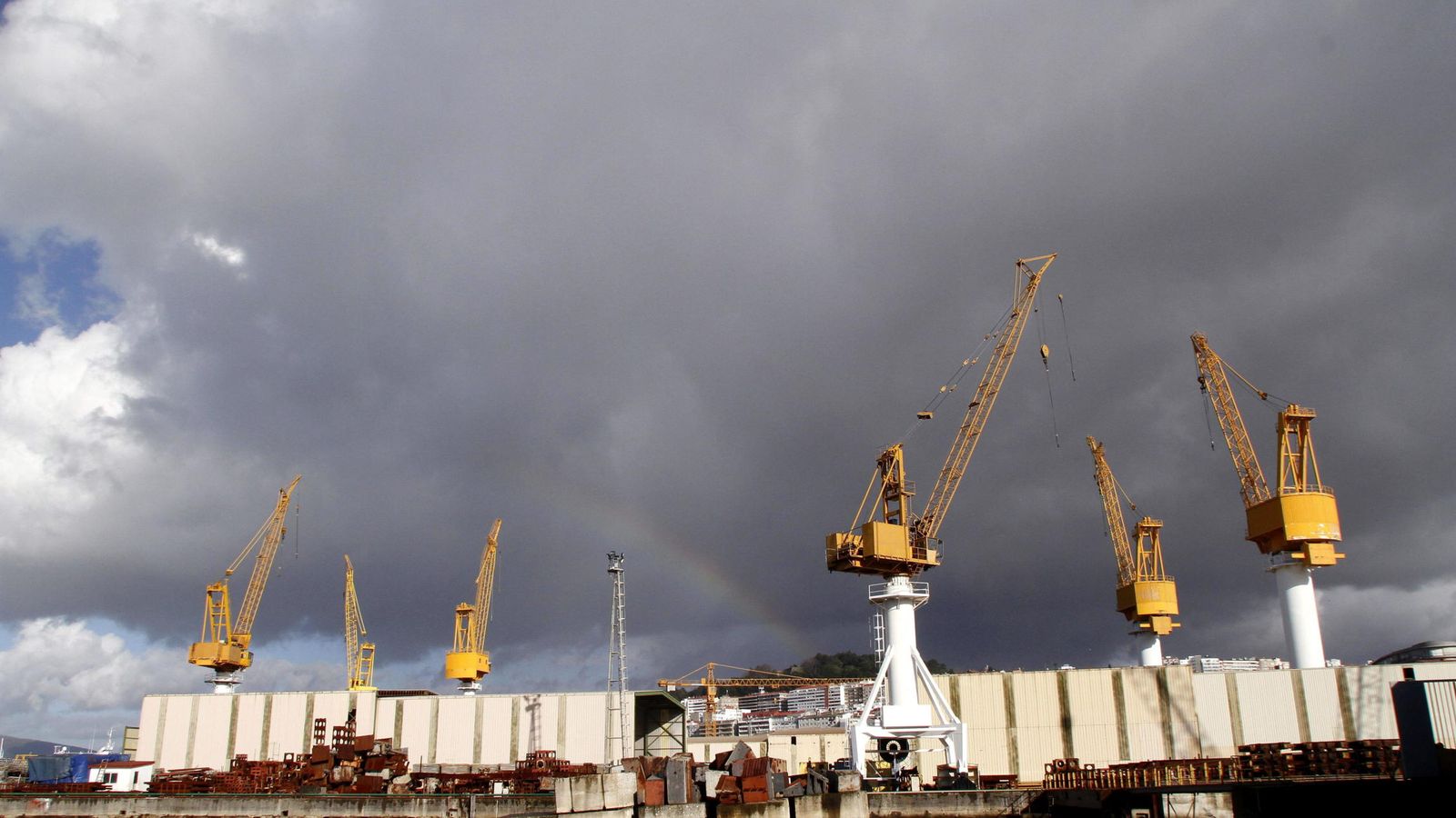 Foto: Vista general del astillero Barreras en Vigo. (EFE)