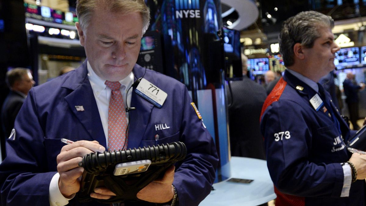 Wall Street sobrevive al descenso del petróleo y consigue esquivar el rojo