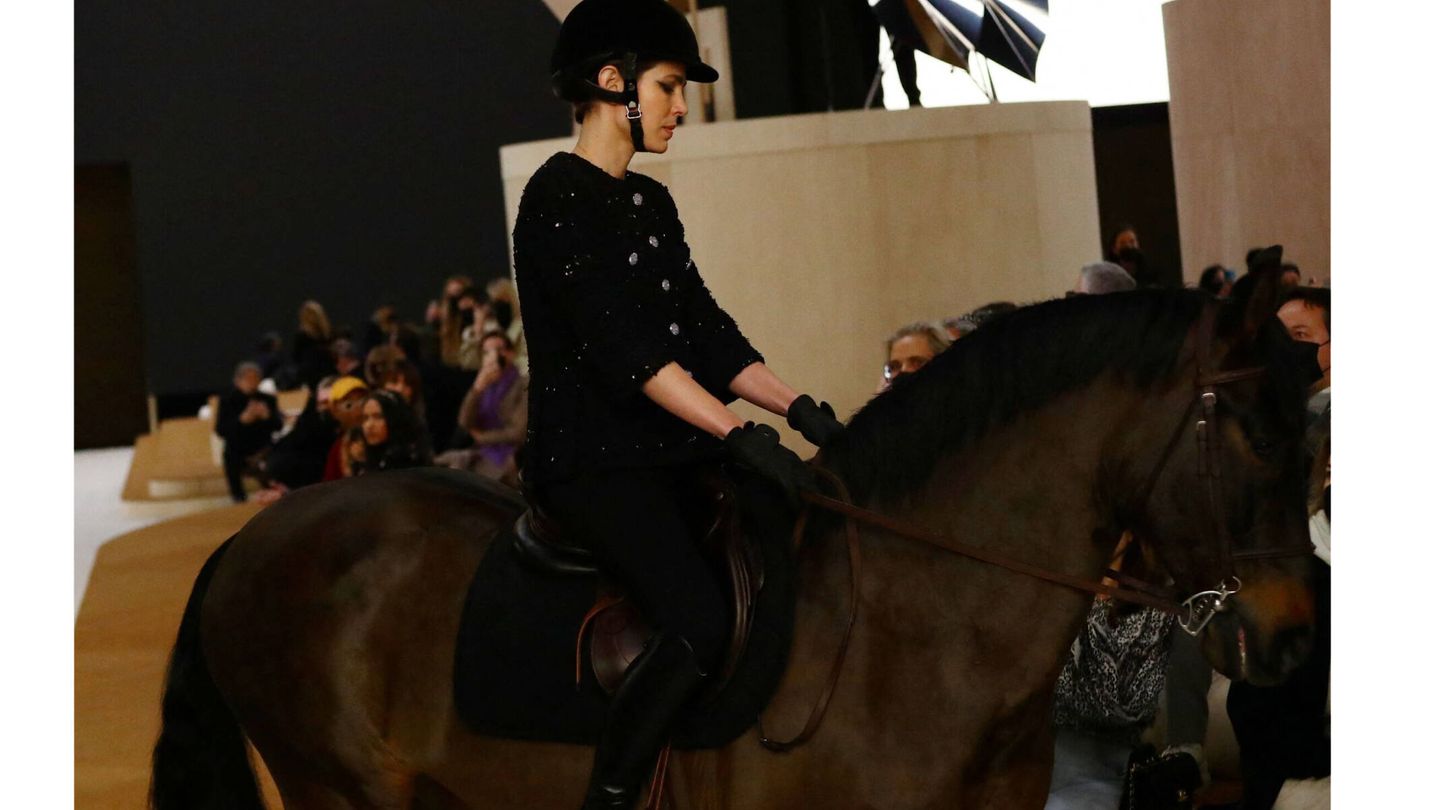 Carlota Casiraghi, en el desfile de Chanel. (Reuters/Violeta Santos Moura)