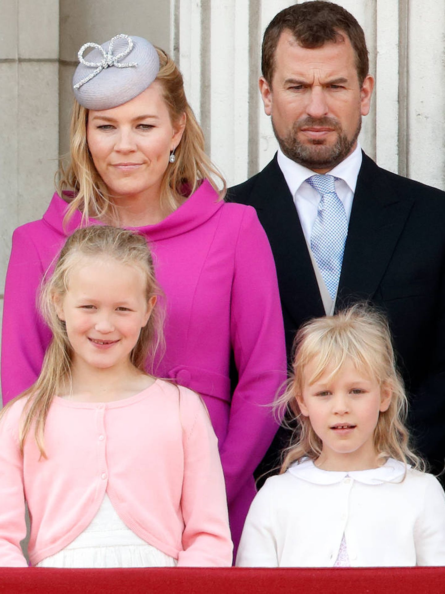 Peter Phillips con su exmujer, Autumn Kelly, y sus dos hijas, Savannah e Isla en 2019. (Reuters)