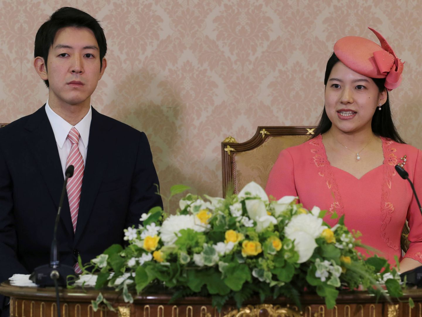La princesa Ayako, con su pareja. (Reuters)