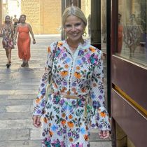 Foto: eugenia-martinez-irujo-look-invitada-vestido-bordado-flores
