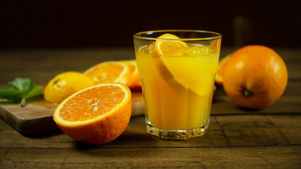 ¿Tiene más antioxidantes el zumo de naranja embotellado o el exprimido? Esta es la conclusión de un reciente estudio