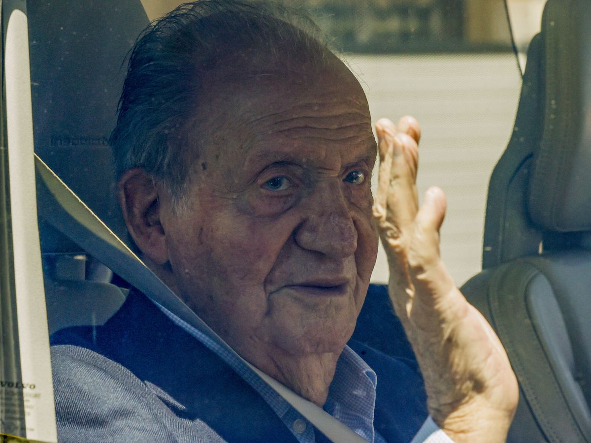 Foto: El rey Juan Carlos, a su llegada a Sanxenxo. (EFE/Lavandeira Jr.)