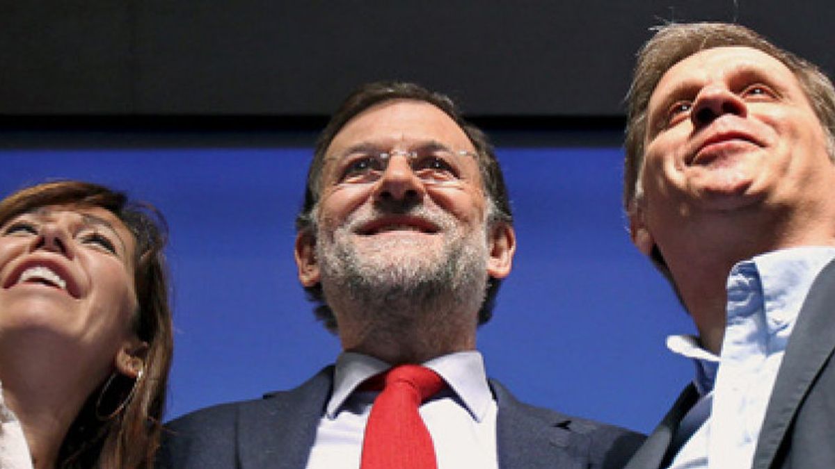 Rajoy deplora que el Gobierno actúe al dictado de lo que exigen "desde fuera"