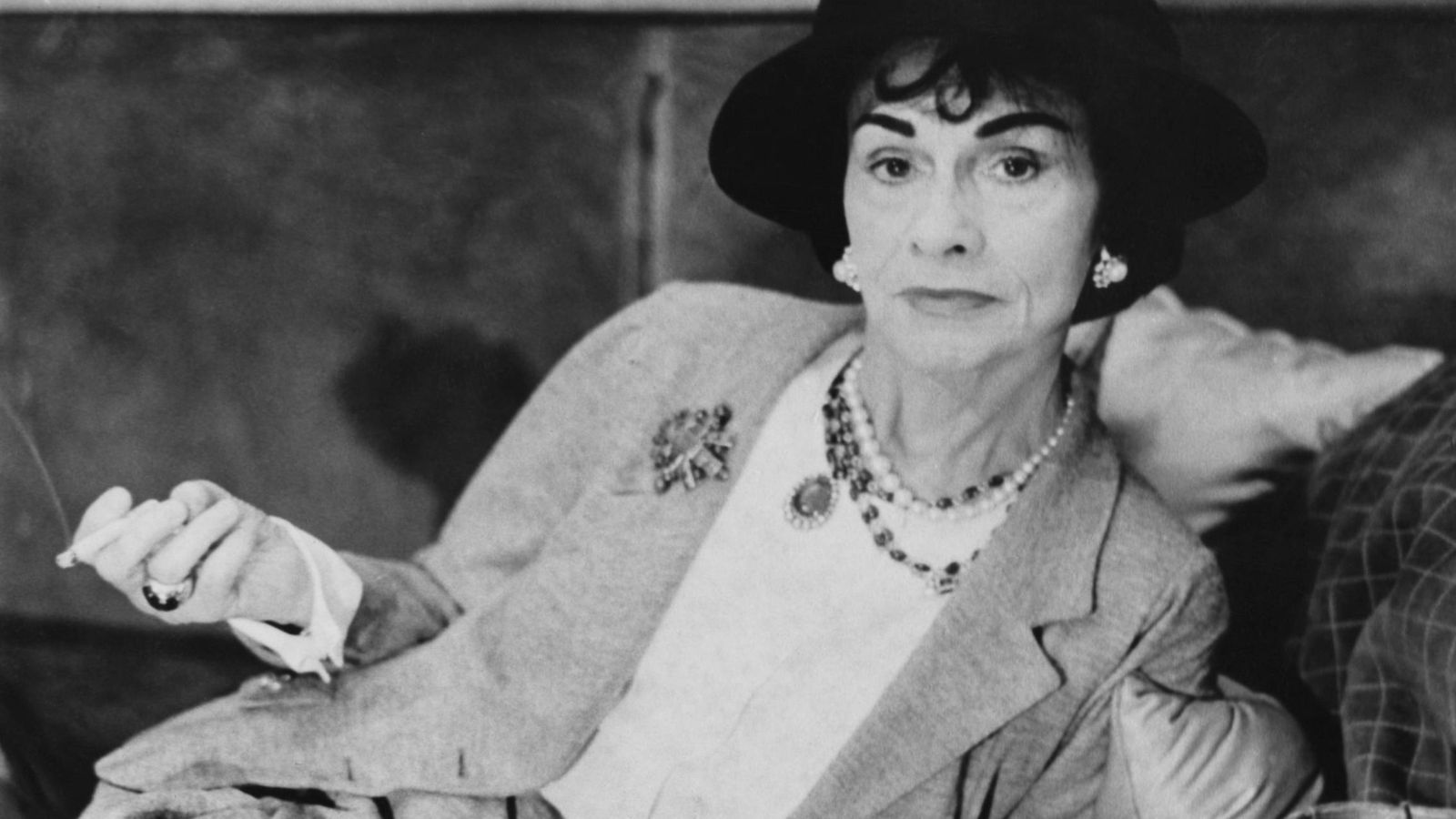 Avanzar carne de vaca chorro 50 años sin Coco Chanel, la mujer que cambió su destino y el de la moda
