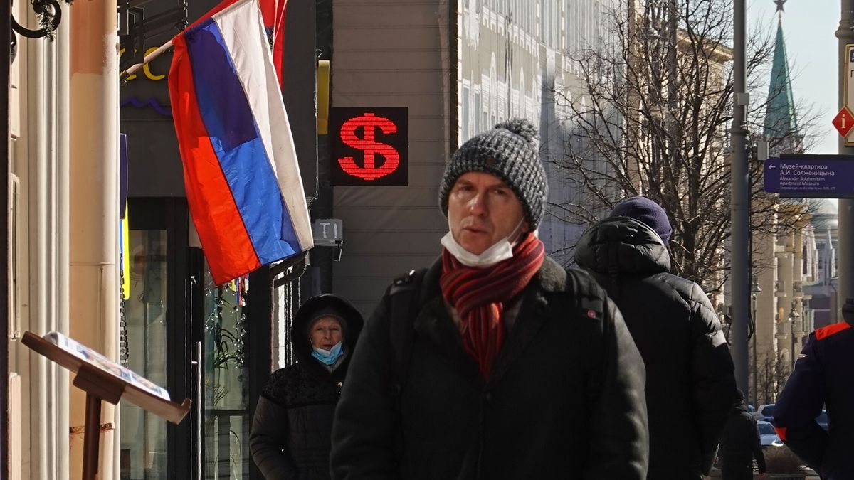 Por qué el rublo ruso es la divisa con mejor desempeño del mundo pese a las sanciones