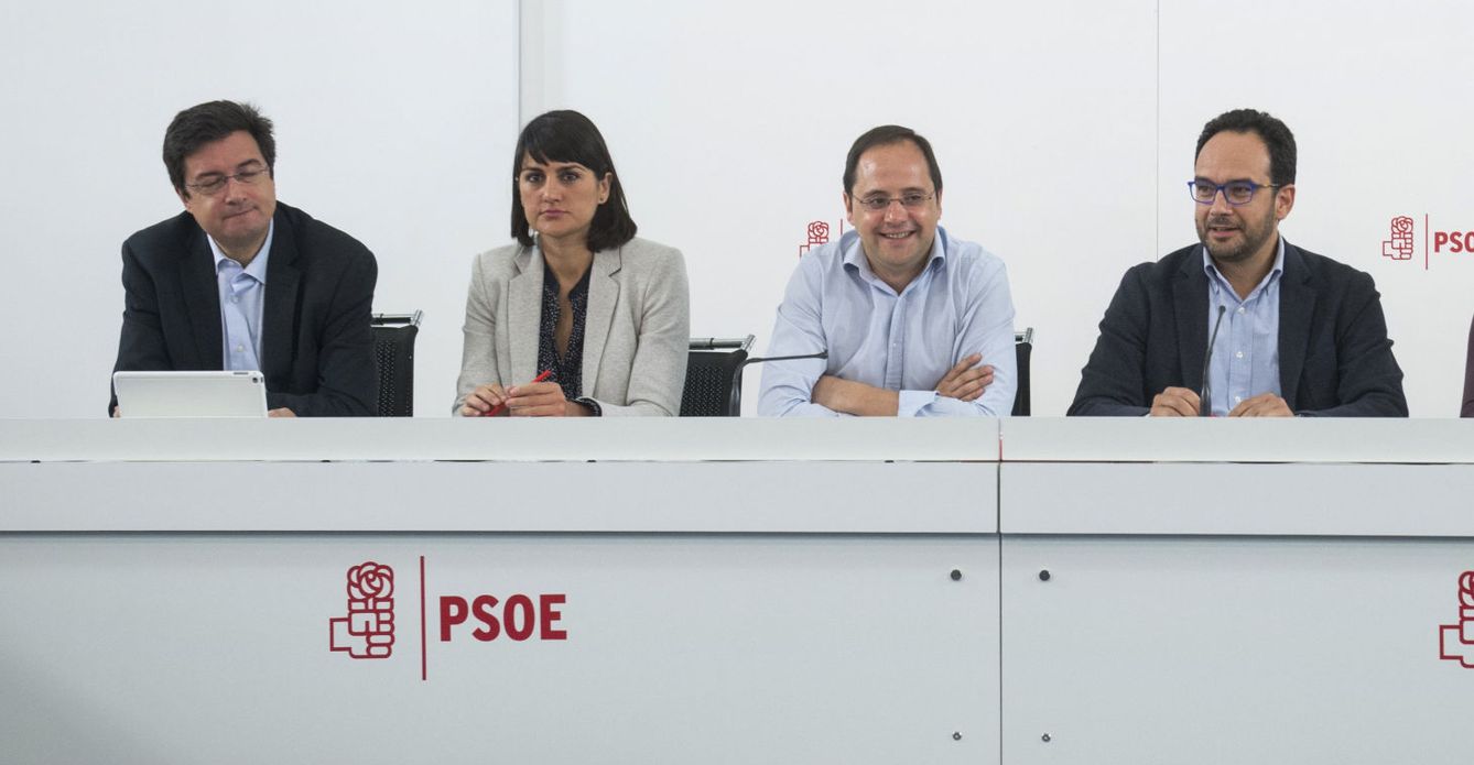 Óscar López, María González Veracruz, César Luena y Antonio Hernando, el pasado 4 de mayo. (EFE)