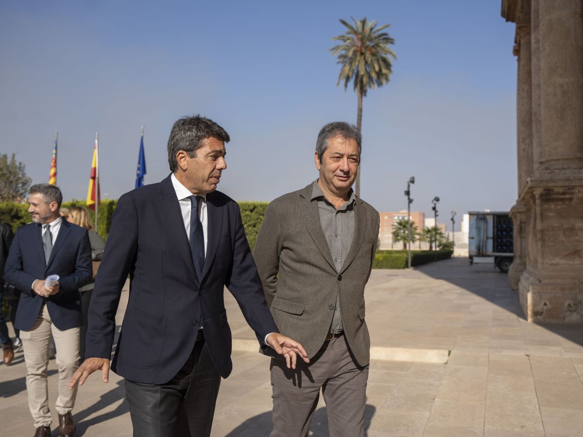 Foto: Carlos Mazón y el vicepresidente de la Generalitat, Vicente Barrera. (Jorge Gil/Europa Press)  