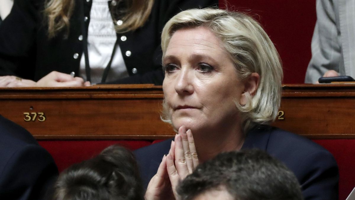 La Fiscalía francesa imputa a Marine Le Pen por apropiación indebida