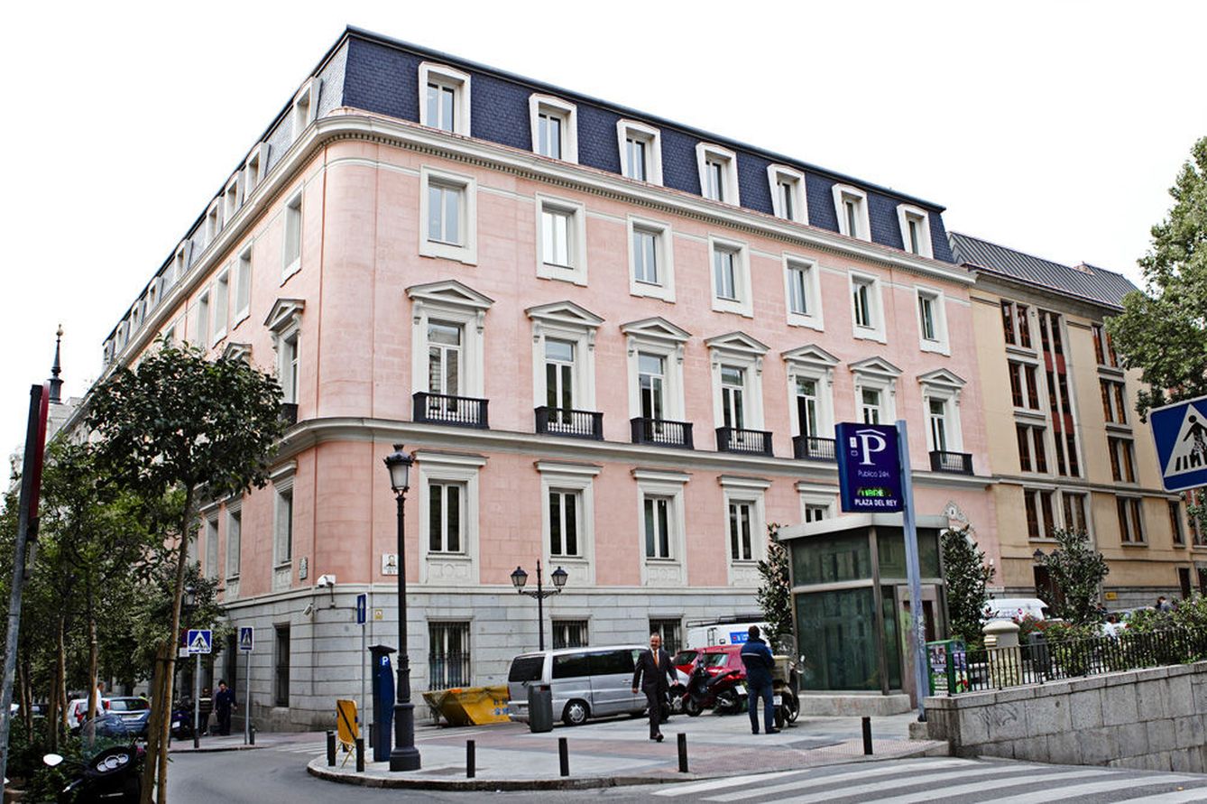 Sede de la CNMC, situada en la calle Barquillo de Madrid. (EFE)