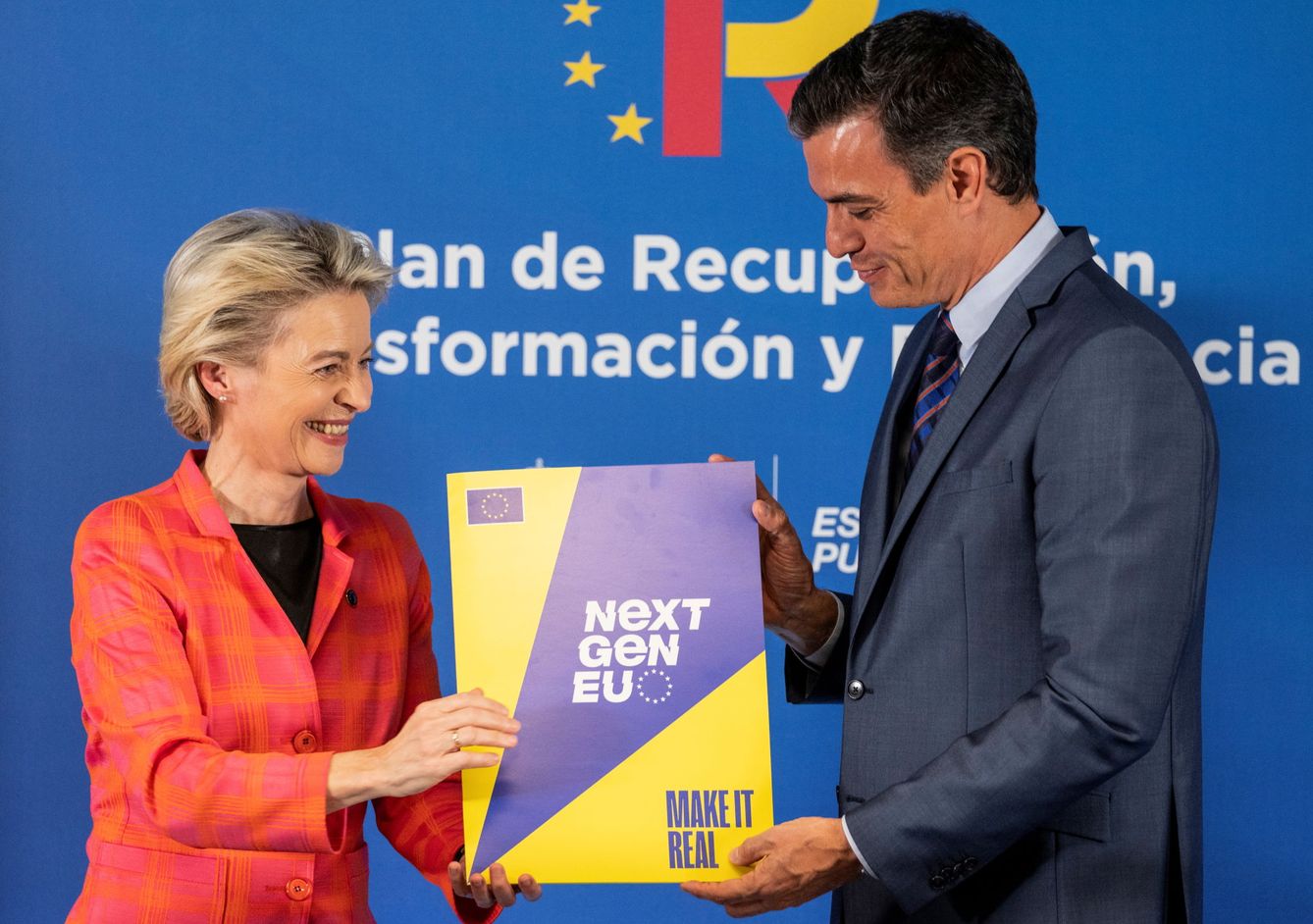 La presidenta de la Comisión Europea, Ursula von der Leyen, junto a Pedro Sánchez.