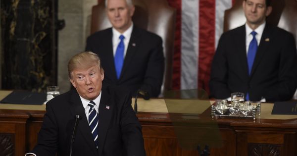 Foto: El presidente de los Estados Unidos, Donald Trump, ofrece su discurso en el Congreso. (EFE)
